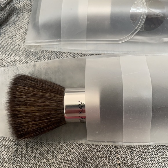 Mary Kay Foundation Brush (one). New! NIP. Bundle and Save! - Picture 2 of 3